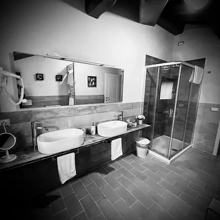 La Valle Bed & Breakfast *